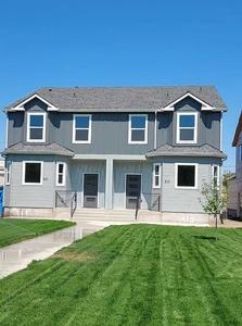 211 & 213 12th St North in Nampa!
